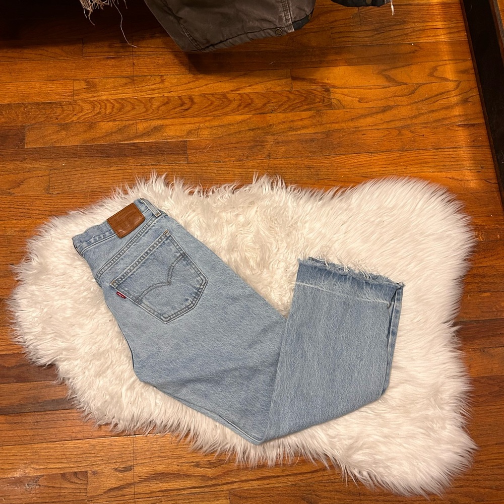 Levi’s Middy Ankle Bootcut Size 28